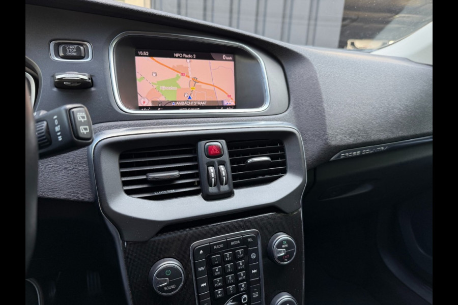Volvo V40 V40 Cross Country T3 152pkSummum panorama leer camera
