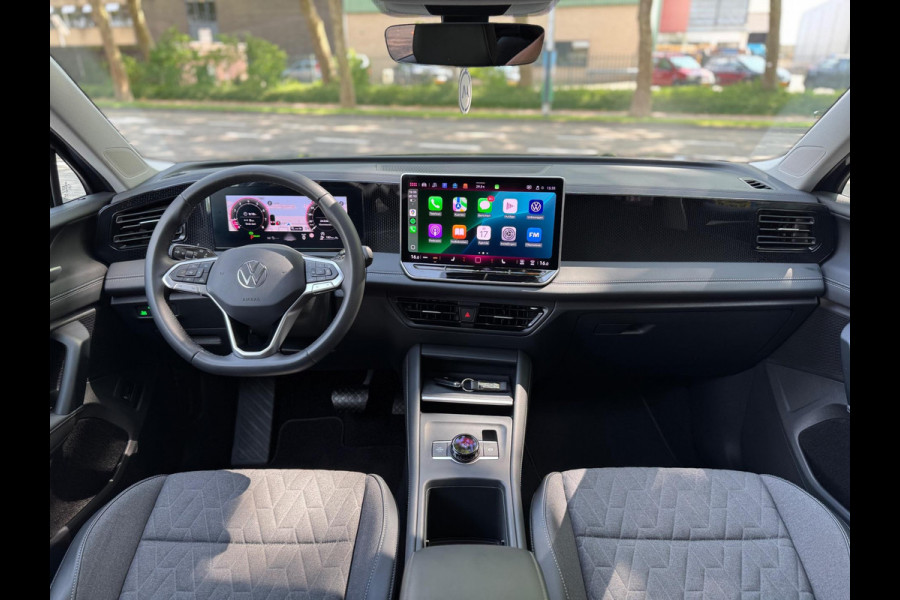 Volkswagen Tiguan 1.5 eTSI DSG Lane ass Drive pilot CarPlay 150 PK Keyless Camera Sfeerverlichting Life edition Direct leverbaar