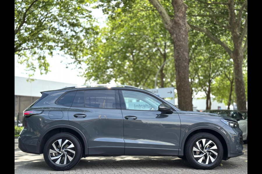 Volkswagen Tiguan 1.5 eTSI DSG Lane ass Drive pilot CarPlay 150 PK Keyless Camera Sfeerverlichting Life edition Direct leverbaar