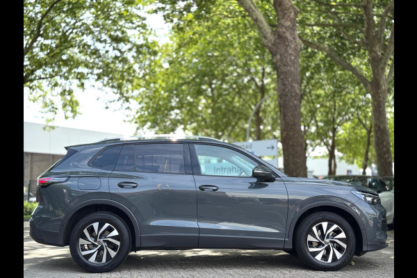 Volkswagen Tiguan 1.5 eTSI DSG Lane ass Drive pilot CarPlay 150 PK Keyless Camera Sfeerverlichting Life edition Direct leverbaar