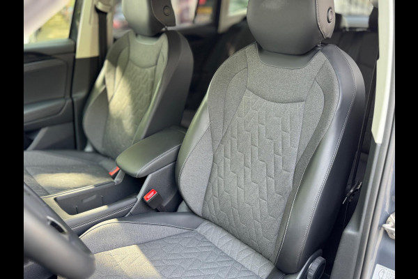 Volkswagen Tiguan 1.5 eTSI DSG Lane ass Drive pilot CarPlay 150 PK Keyless Camera Sfeerverlichting Life edition Direct leverbaar