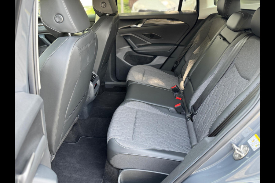 Volkswagen Tiguan 1.5 eTSI DSG Lane ass Drive pilot CarPlay 150 PK Keyless Camera Sfeerverlichting Life edition Direct leverbaar