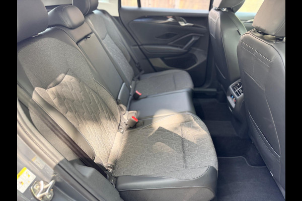 Volkswagen Tiguan 1.5 eTSI DSG Lane ass Drive pilot CarPlay 150 PK Keyless Camera Sfeerverlichting Life edition Direct leverbaar