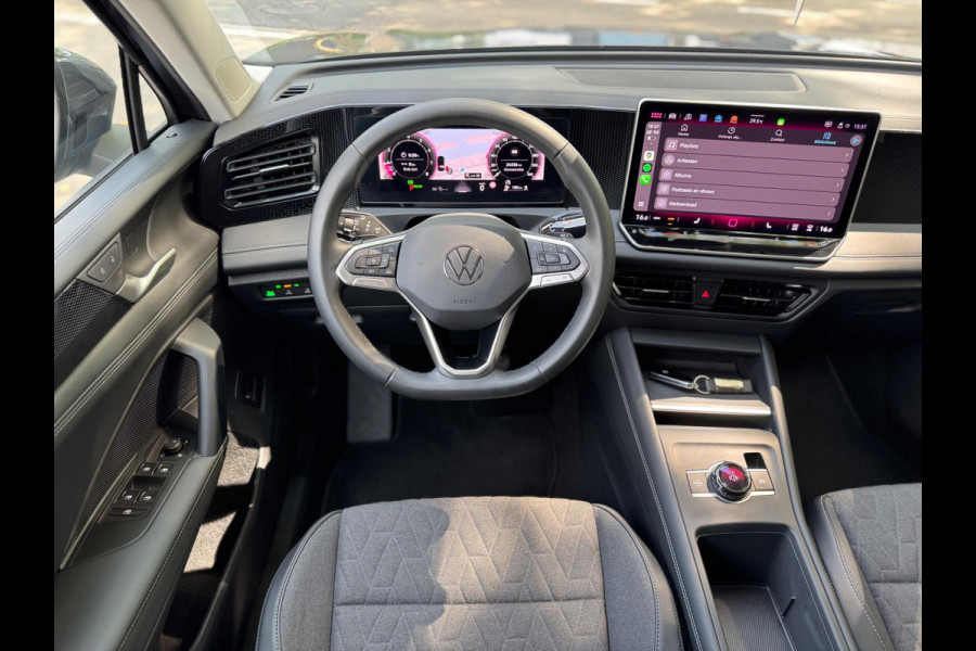 Volkswagen Tiguan 1.5 eTSI DSG Lane ass Drive pilot CarPlay 150 PK Keyless Camera Sfeerverlichting Life edition Direct leverbaar
