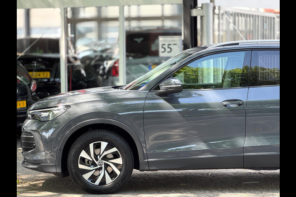 Volkswagen Tiguan 1.5 eTSI DSG Lane ass Drive pilot CarPlay 150 PK Keyless Camera Sfeerverlichting Life edition Direct leverbaar
