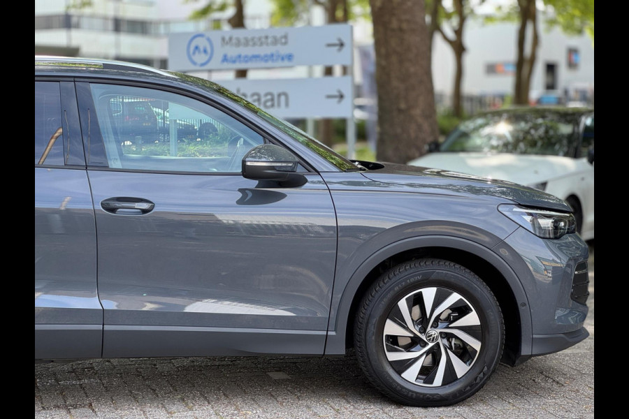 Volkswagen Tiguan 1.5 eTSI DSG Lane ass Drive pilot CarPlay 150 PK Keyless Camera Sfeerverlichting Life edition Direct leverbaar