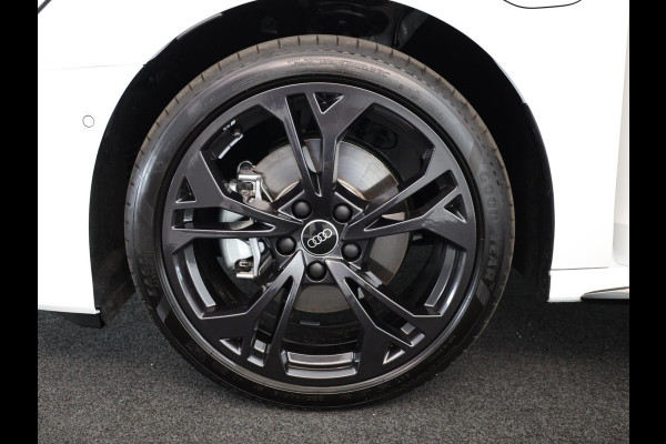 Audi A3 Sportback 40 TFSI e S edition 204 pk S-tronic | Verlengde garantie | Navigatie | Parkeersensoren (Park assist) | Matrix LED koplampen | Elektr. bestuurdersstoel | S-Line |