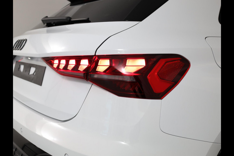 Audi A3 Sportback 40 TFSI e S edition 204 pk S-tronic | Verlengde garantie | Navigatie | Parkeersensoren (Park assist) | Matrix LED koplampen | Elektr. bestuurdersstoel | S-Line |