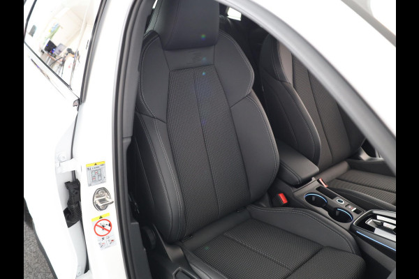 Audi A3 Sportback 40 TFSI e S edition 204 pk S-tronic | Verlengde garantie | Navigatie | Parkeersensoren (Park assist) | Matrix LED koplampen | Elektr. bestuurdersstoel | S-Line |