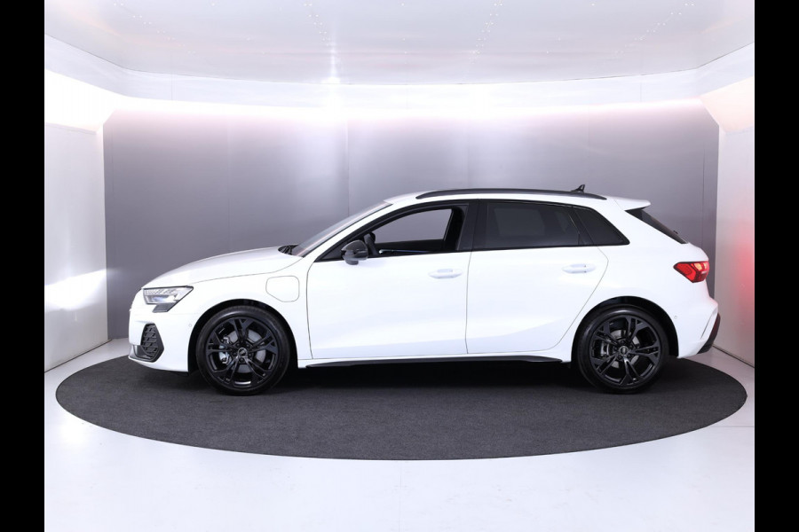 Audi A3 Sportback 40 TFSI e S edition 204 pk S-tronic | Verlengde garantie | Navigatie | Parkeersensoren (Park assist) | Matrix LED koplampen | Elektr. bestuurdersstoel | S-Line |