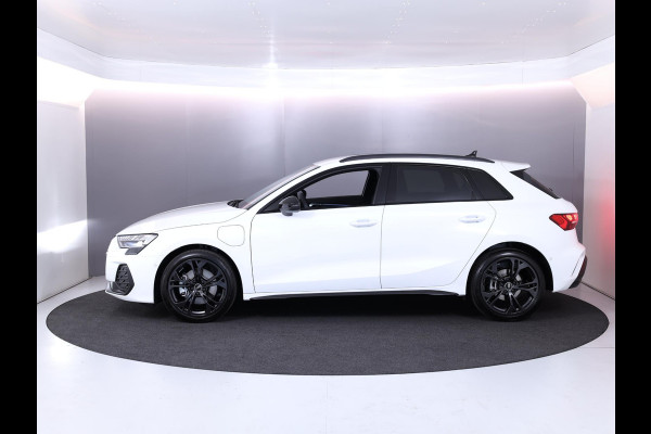 Audi A3 Sportback 40 TFSI e S edition 204 pk S-tronic | Verlengde garantie | Navigatie | Parkeersensoren (Park assist) | Matrix LED koplampen | Elektr. bestuurdersstoel | S-Line |