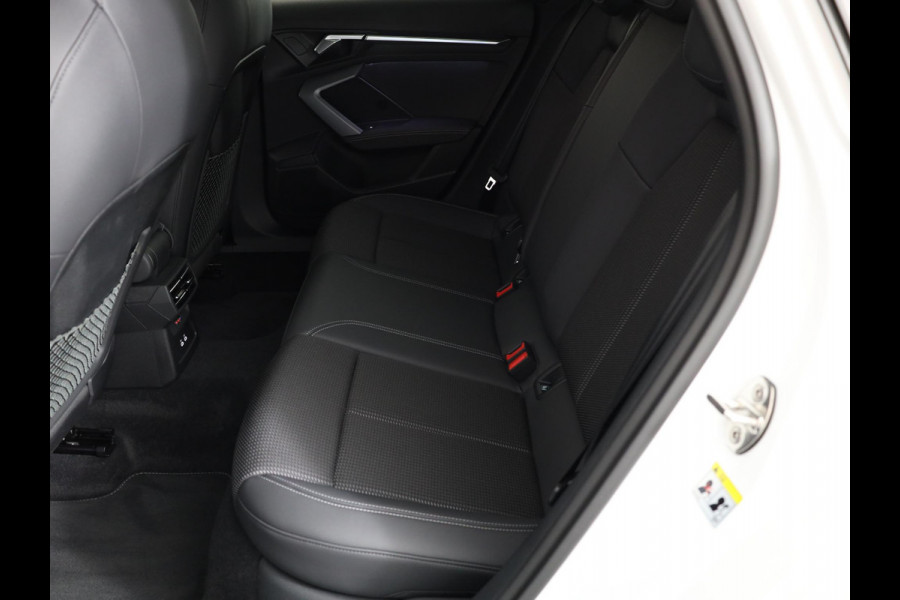 Audi A3 Sportback 40 TFSI e S edition 204 pk S-tronic | Verlengde garantie | Navigatie | Parkeersensoren (Park assist) | Matrix LED koplampen | Elektr. bestuurdersstoel | S-Line |