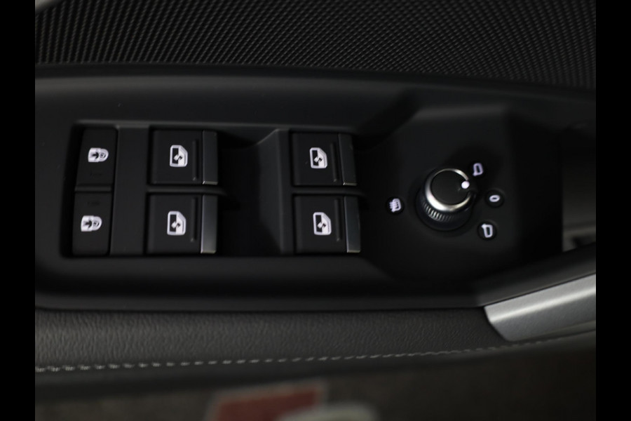 Audi A3 Sportback 40 TFSI e S edition 204 pk S-tronic | Verlengde garantie | Navigatie | Parkeersensoren (Park assist) | Matrix LED koplampen | Elektr. bestuurdersstoel | S-Line |