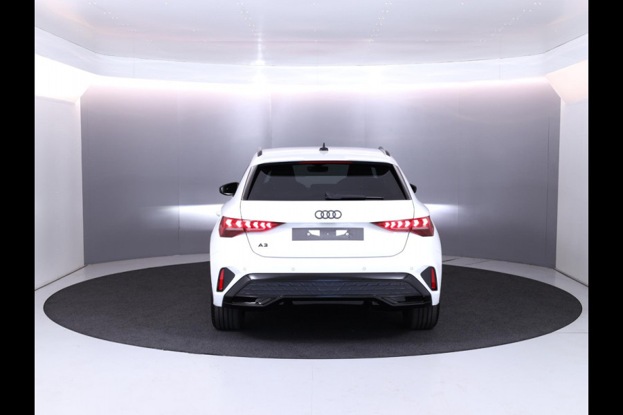 Audi A3 Sportback 40 TFSI e S edition 204 pk S-tronic | Verlengde garantie | Navigatie | Parkeersensoren (Park assist) | Matrix LED koplampen | Elektr. bestuurdersstoel | S-Line |