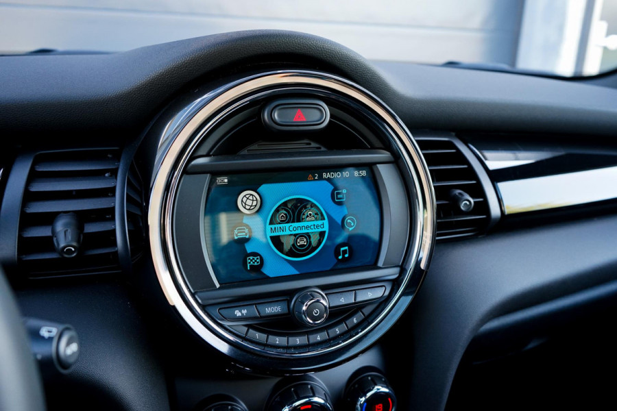 MINI Cooper 1.5 Cooper Chili | Panoramadak | Stoelverwarming | Union Jack lichten | Zwarte Sierdelen