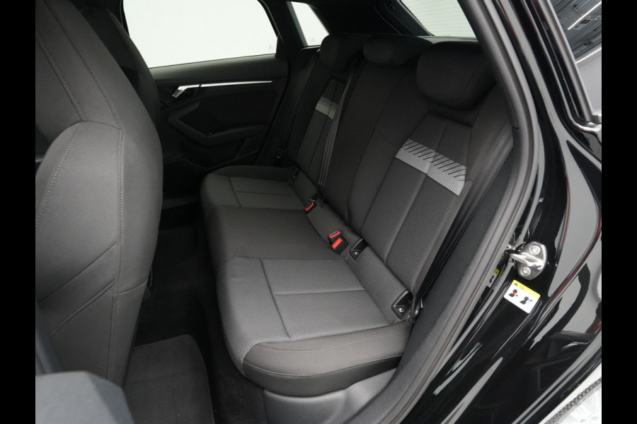 Audi A3 Sportback 35 TFSI 150pk S-Tronic Business edition Navigatie Clima Pdc Lm Velgen 35