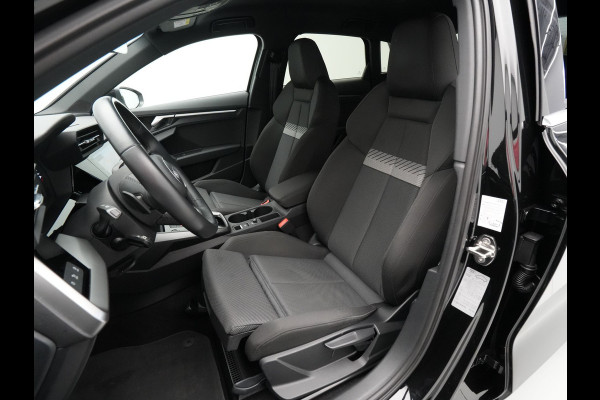 Audi A3 Sportback 35 TFSI 150pk S-Tronic Business edition Navigatie Clima Pdc Lm Velgen 35