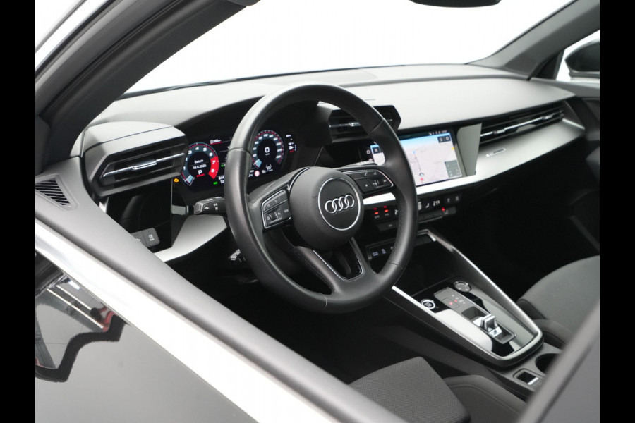 Audi A3 Sportback 35 TFSI 150pk S-Tronic Business edition Navigatie Clima Pdc Lm Velgen 35