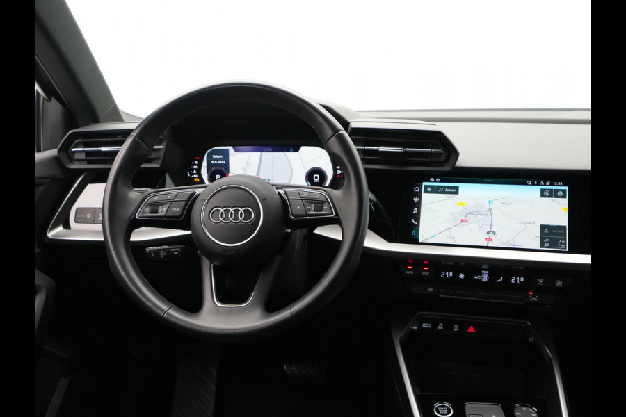Audi A3 Sportback 35 TFSI 150pk S-Tronic Business edition Navigatie Clima Pdc Lm Velgen 35