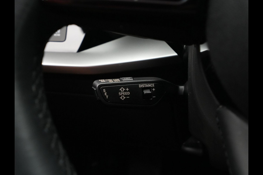 Audi A3 Sportback 35 TFSI 150pk S-Tronic Business edition Navigatie Clima Pdc Lm Velgen 35