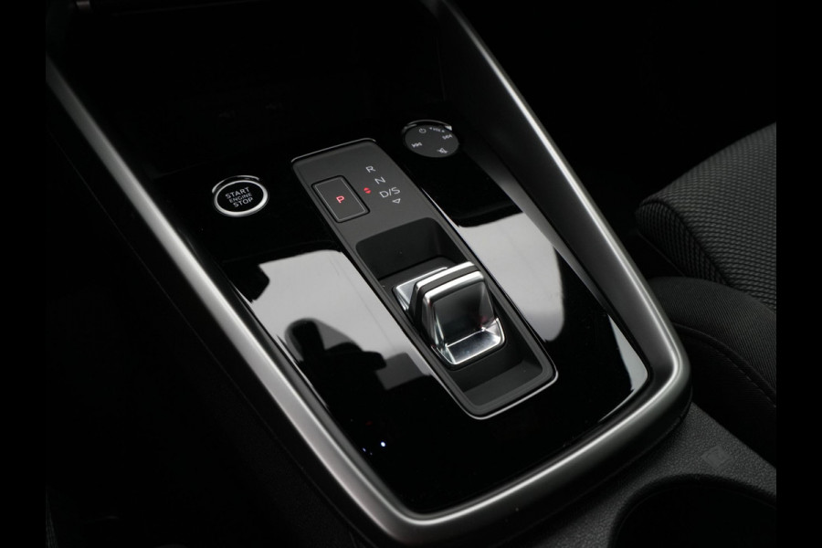 Audi A3 Sportback 35 TFSI 150pk S-Tronic Business edition Navigatie Clima Pdc Lm Velgen 35
