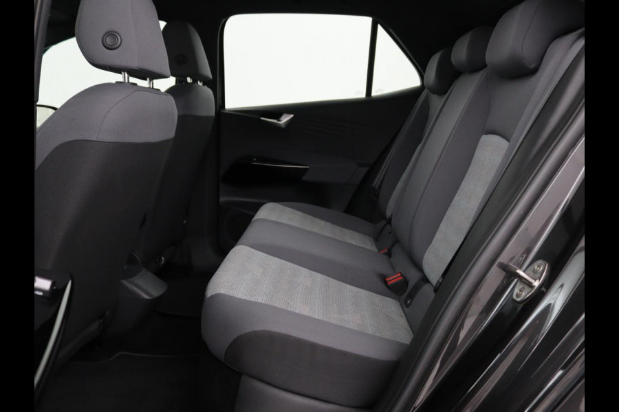 Volkswagen ID.3 First 58 kWh | Stoelverwarming | Camera | Adaptive cruise | Carplay | Navigatie | PDC | Climate control | Sfeerverlichting | LMV 18 inch