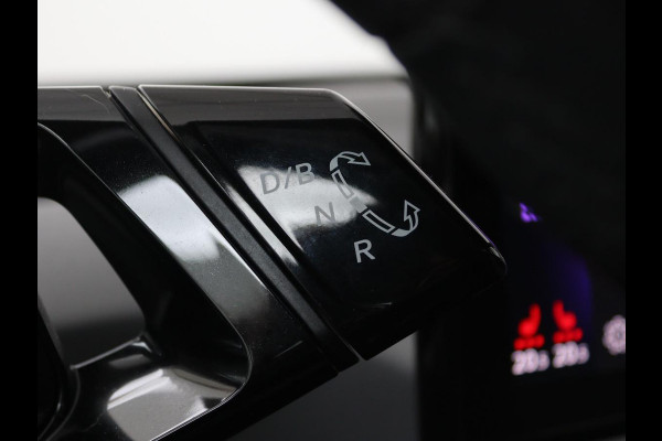 Volkswagen ID.3 First 58 kWh | Stoelverwarming | Camera | Adaptive cruise | Carplay | Navigatie | PDC | Climate control | Sfeerverlichting | LMV 18 inch