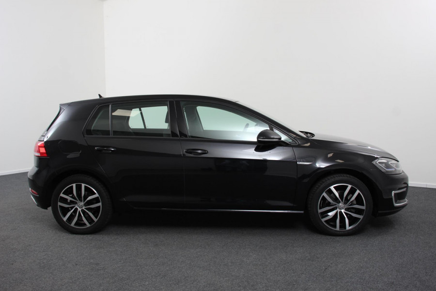 Volkswagen e-Golf Navigatie Climate Control Cruise Control Lichtmetalen velgen 17" Parkeer Sensoren V+A