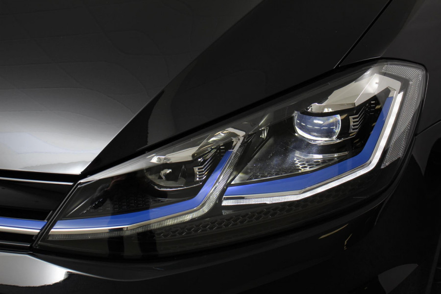 Volkswagen e-Golf Navigatie Climate Control Cruise Control Lichtmetalen velgen 17" Parkeer Sensoren V+A