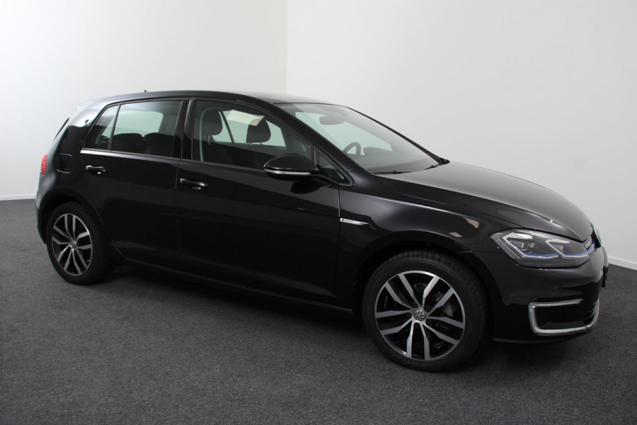 Volkswagen e-Golf Navigatie Climate Control Cruise Control Lichtmetalen velgen 17" Parkeer Sensoren V+A