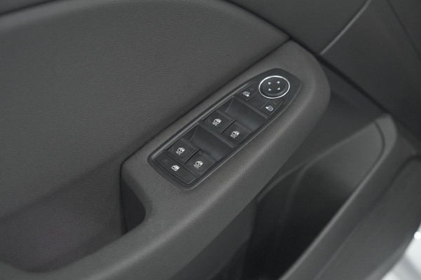 Renault Clio TCe 90 Techno | Camera | 9.3 Inch Scherm | Apple Carplay | Parkeersensoren
