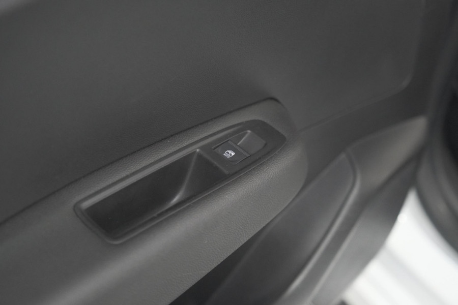 Renault Clio TCe 90 Techno | Camera | 9.3 Inch Scherm | Apple Carplay | Parkeersensoren