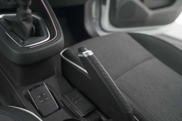 Renault Clio TCe 90 Techno | Camera | 9.3 Inch Scherm | Apple Carplay | Parkeersensoren