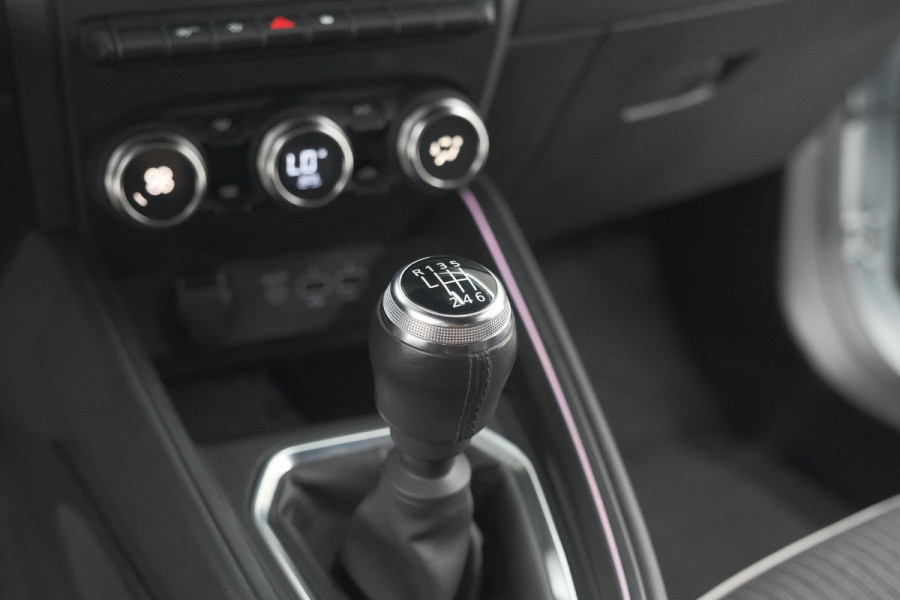 Renault Clio TCe 90 Techno | Camera | 9.3 Inch Scherm | Apple Carplay | Parkeersensoren