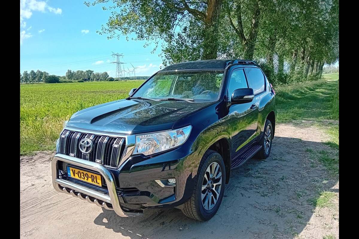 Toyota Land Cruiser 2.8 D-4D-F Challenger High Roof Blind Van Toyota Land Cruiser 2.8 D-4D-F Challenger High Roof Blind Van