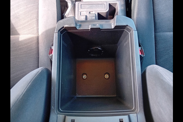 Toyota Land Cruiser 2.8 D-4D-F Challenger High Roof Blind Van