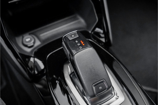 Peugeot 208 1.2 PureTech GT-Line 130PK Automaat CarPlay Camera 17"