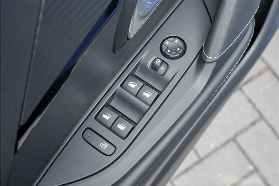 Peugeot 208 1.2 PureTech GT-Line 130PK Automaat CarPlay Camera 17"