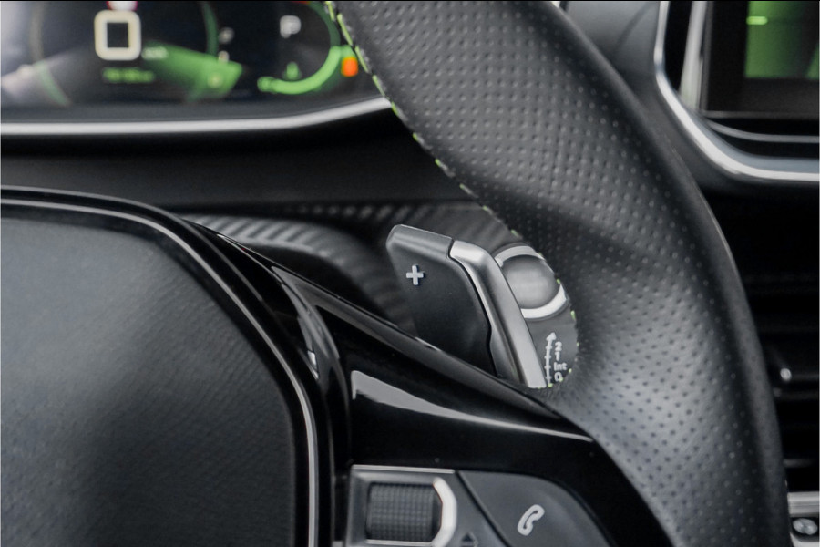 Peugeot 208 1.2 PureTech GT-Line 130PK Automaat CarPlay Camera 17"