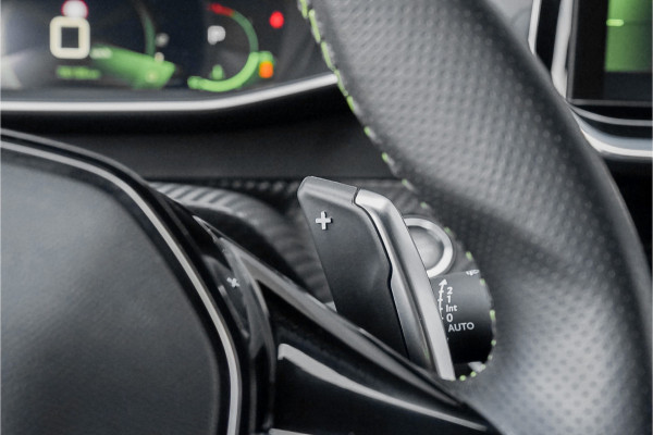 Peugeot 208 1.2 PureTech GT-Line 130PK Automaat CarPlay Camera 17"