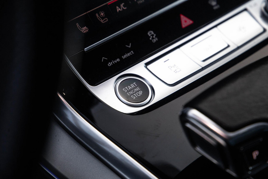 Audi Q7 SQ7 S-Line Grijs kenteken 3X S-LINE / 360 CAMERA / ADAPTIVE CRUISE CONTROLE / BLACK LINE
