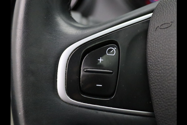 Renault Captur 150pk TCe Initiale Paris Camera | Cruise | Navi | Parkeersens. v+a | Stoelverw. | Panoramadak