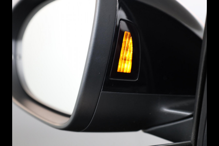 Volkswagen T-Roc Cabrio 1.5 TSI R-Line 150 pk Automaat (DSG) | Navigatie | Parkeersensoren (Park assist) | Achteruitrijcamera | Stoel/stuurverwarming | Adaptieve cruise control |
