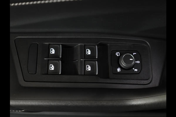 Volkswagen T-Roc Cabrio 1.5 TSI R-Line 150 pk Automaat (DSG) | Navigatie | Parkeersensoren (Park assist) | Achteruitrijcamera | Stoel/stuurverwarming | Adaptieve cruise control |