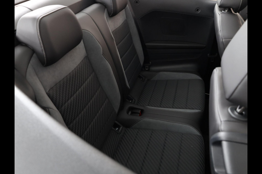 Volkswagen T-Roc Cabrio 1.5 TSI R-Line 150 pk Automaat (DSG) | Navigatie | Parkeersensoren (Park assist) | Achteruitrijcamera | Stoel/stuurverwarming | Adaptieve cruise control |