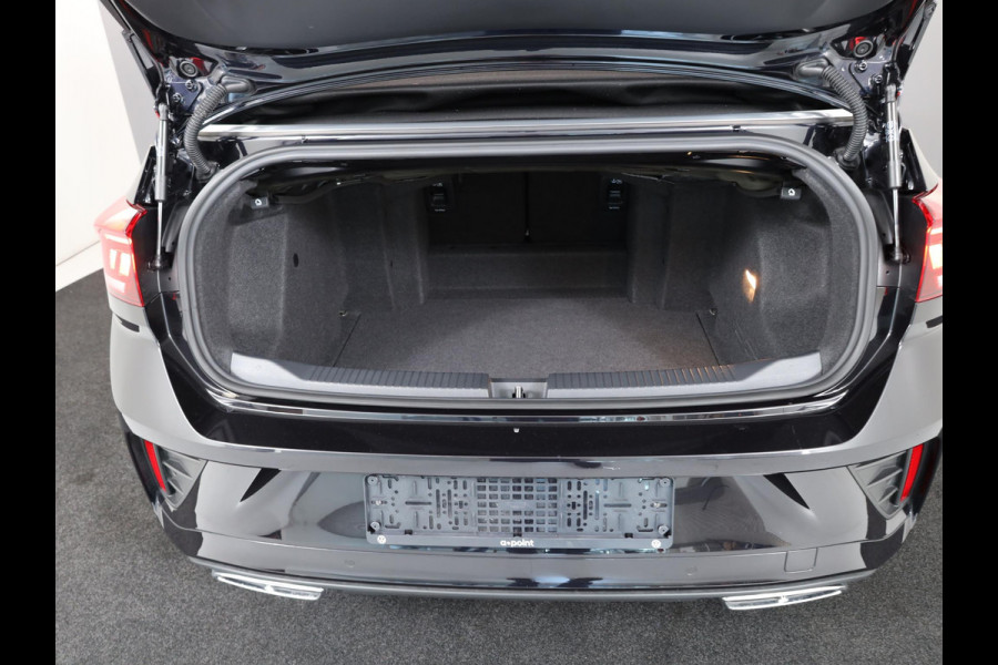 Volkswagen T-Roc Cabrio 1.5 TSI R-Line 150 pk Automaat (DSG) | Navigatie | Parkeersensoren (Park assist) | Achteruitrijcamera | Stoel/stuurverwarming | Adaptieve cruise control |