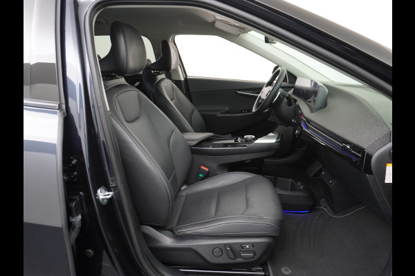 Kia Ev6 Plus 77.4kWh Leer Warmtepomp 20"Apple Carplay Android Auto Adap. Cruise Camera Navi Ecc Stoel(+Geventileerd)+Bank+Stuur-Verwarmd Elek.Achterklep Led Regen-Lichtsensor Verkeersbord detectie Connected Services Bluetooth Uitparkeer waarschuwing Rijstrooksensor met correctie 1e Eigenaar Origineel Nederlandse Auto Dealer Onderhouden tot 233kw DC en 11kw AC laden