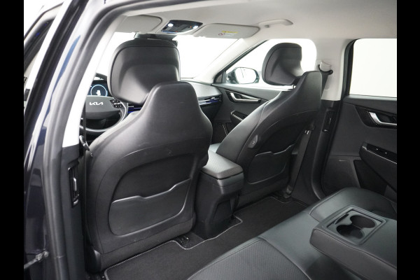 Kia Ev6 Plus 77.4kWh Leer Warmtepomp 20"Apple Carplay Android Auto Adap. Cruise Camera Navi Ecc Stoel(+Geventileerd)+Bank+Stuur-Verwarmd Elek.Achterklep Led Regen-Lichtsensor Verkeersbord detectie Connected Services Bluetooth Uitparkeer waarschuwing Rijstrooksensor met correctie 1e Eigenaar Origineel Nederlandse Auto Dealer Onderhouden tot 233kw DC en 11kw AC laden
