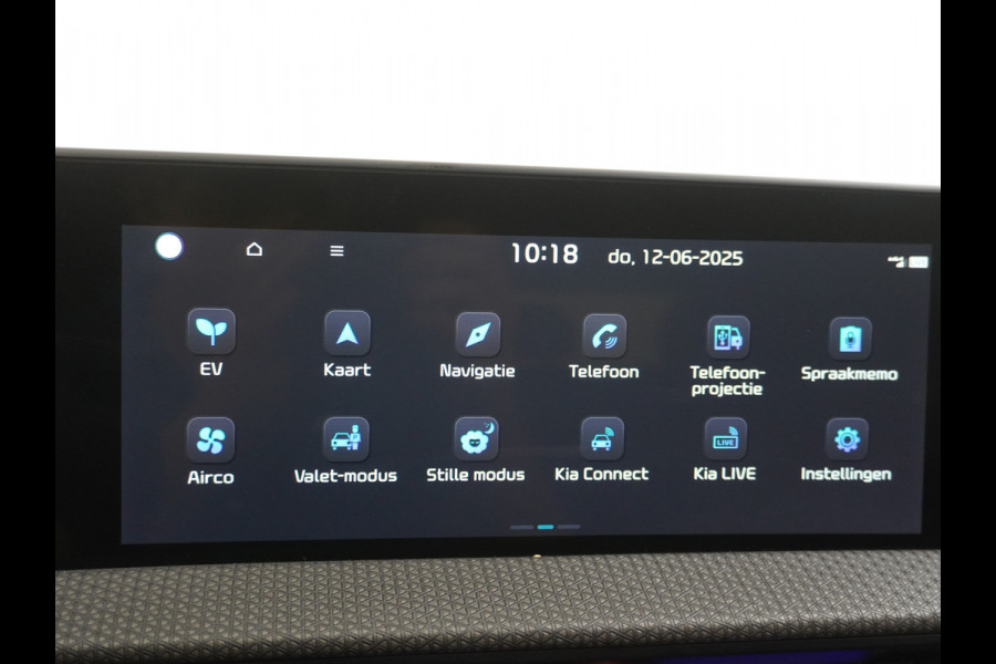 Kia Ev6 Plus 77.4kWh Leer Warmtepomp 20"Apple Carplay Android Auto Adap. Cruise Camera Navi Ecc Stoel(+Geventileerd)+Bank+Stuur-Verwarmd Elek.Achterklep Led Regen-Lichtsensor Verkeersbord detectie Connected Services Bluetooth Uitparkeer waarschuwing Rijstrooksensor met correctie 1e Eigenaar Origineel Nederlandse Auto Dealer Onderhouden tot 233kw DC en 11kw AC laden