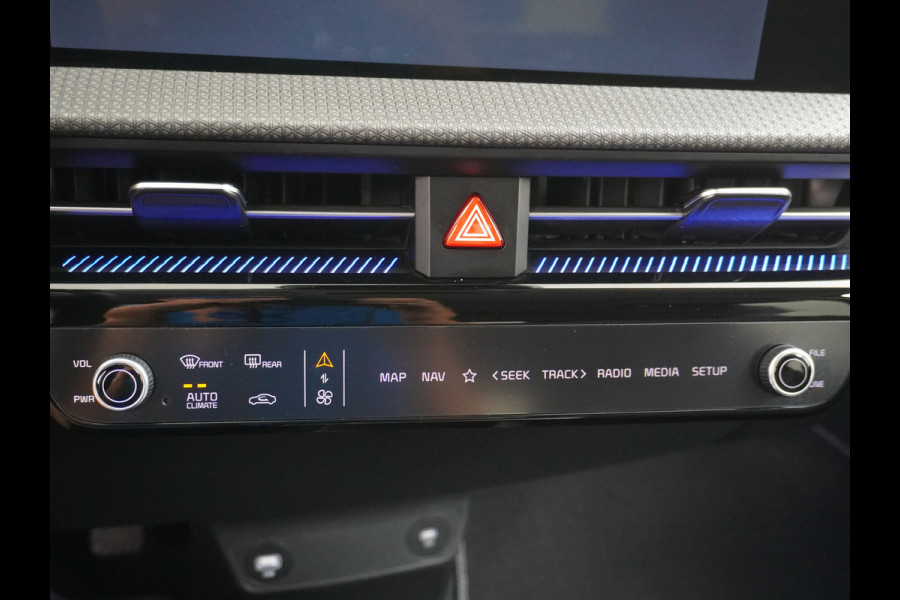 Kia Ev6 Plus 77.4kWh Leer Warmtepomp 20"Apple Carplay Android Auto Adap. Cruise Camera Navi Ecc Stoel(+Geventileerd)+Bank+Stuur-Verwarmd Elek.Achterklep Led Regen-Lichtsensor Verkeersbord detectie Connected Services Bluetooth Uitparkeer waarschuwing Rijstrooksensor met correctie 1e Eigenaar Origineel Nederlandse Auto Dealer Onderhouden tot 233kw DC en 11kw AC laden